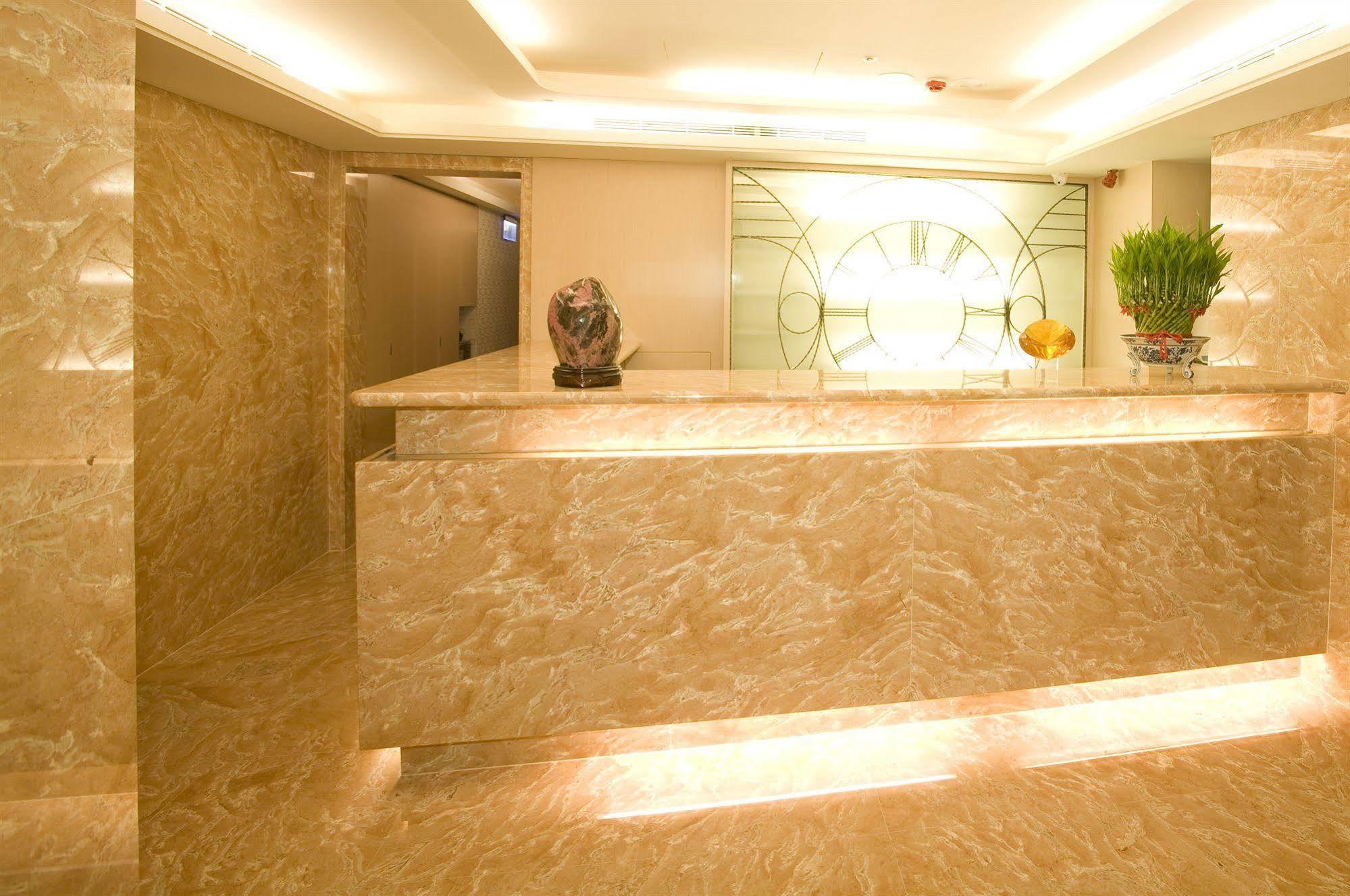 Happy Hotel ไทเป ภายนอก รูปภาพ