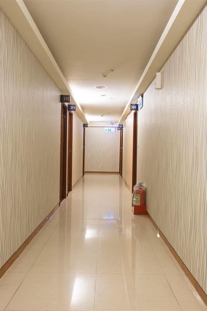 Happy Hotel ไทเป ภายนอก รูปภาพ